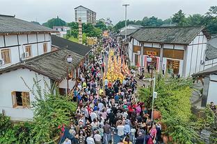 这号召力！媒体人：郭艾伦明日赛季首秀门票已经全部售空！